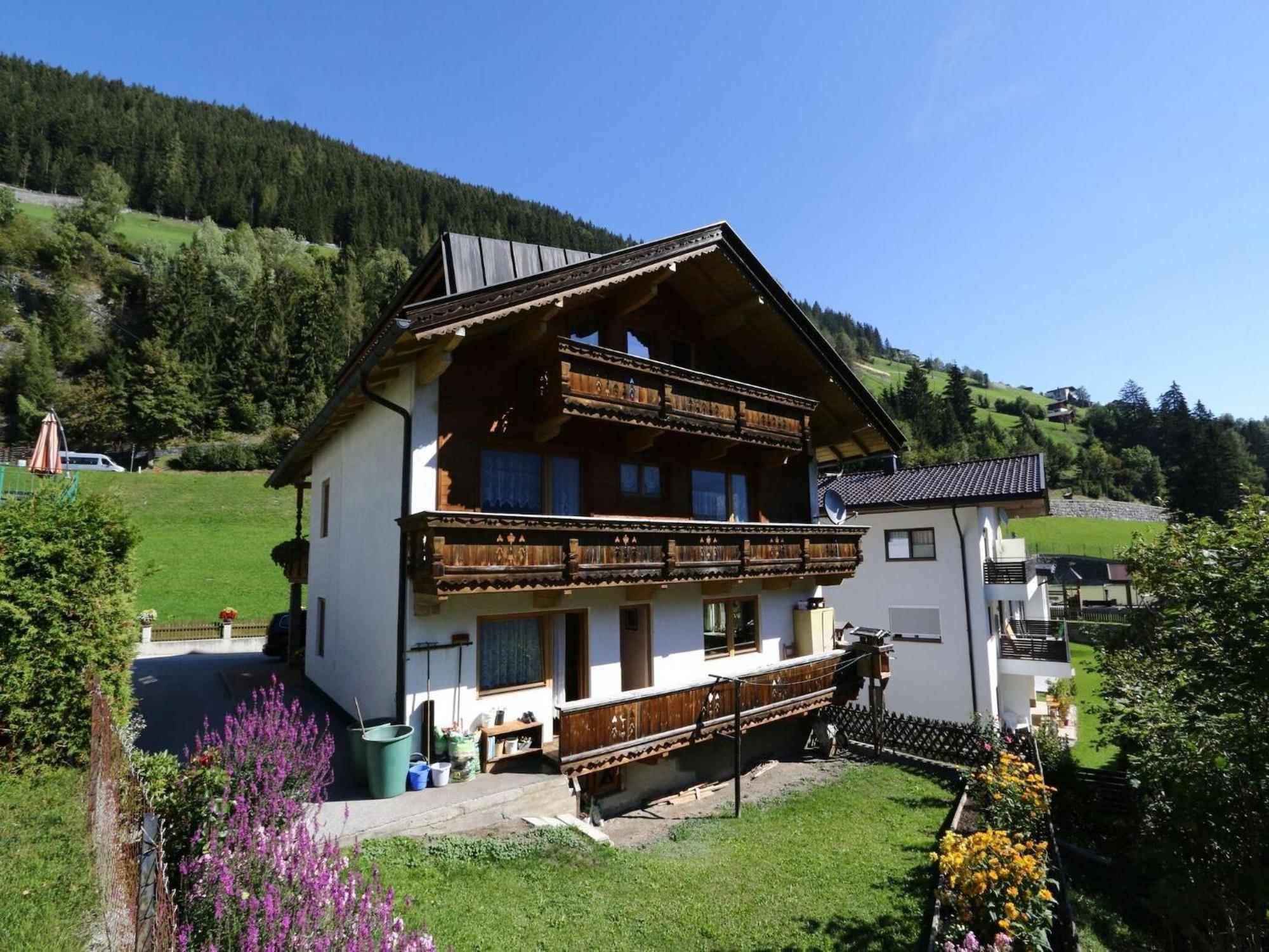 Apartment In Mayrhofen With A Balcony Exterior foto
