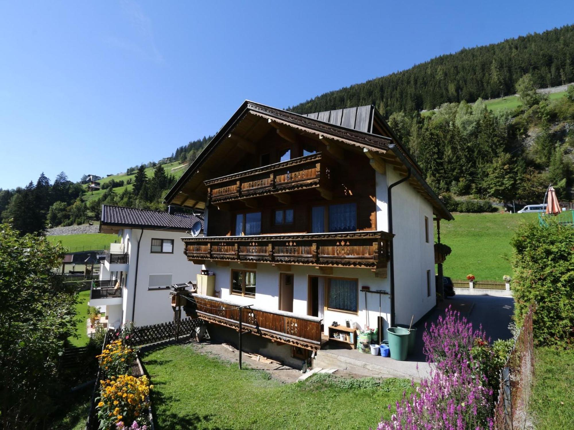 Apartment In Mayrhofen With A Balcony Exterior foto
